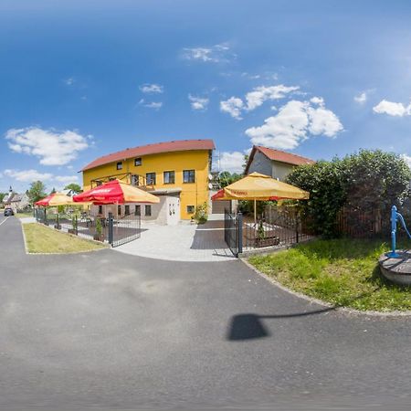 Apartmány-Zámecký Restaurant Jindrichovice Exterior foto